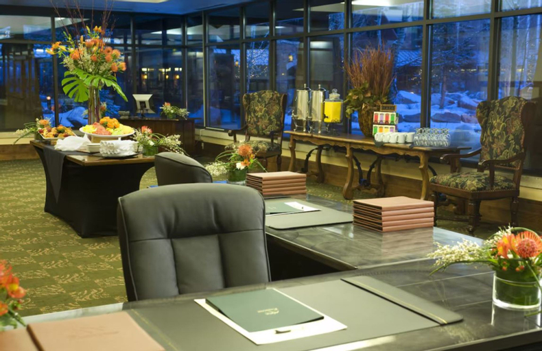 Food & Drinks 5, Grand Summit Hotel, a RockResort - Canyons Village, Summit