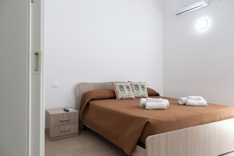 Bedroom 3, CASA FERRANTE SRLS, Palermo