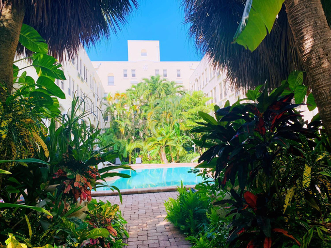 Sport & Beauty, Apartment at The Palm Beach Hotel Condominium, Palm Beach