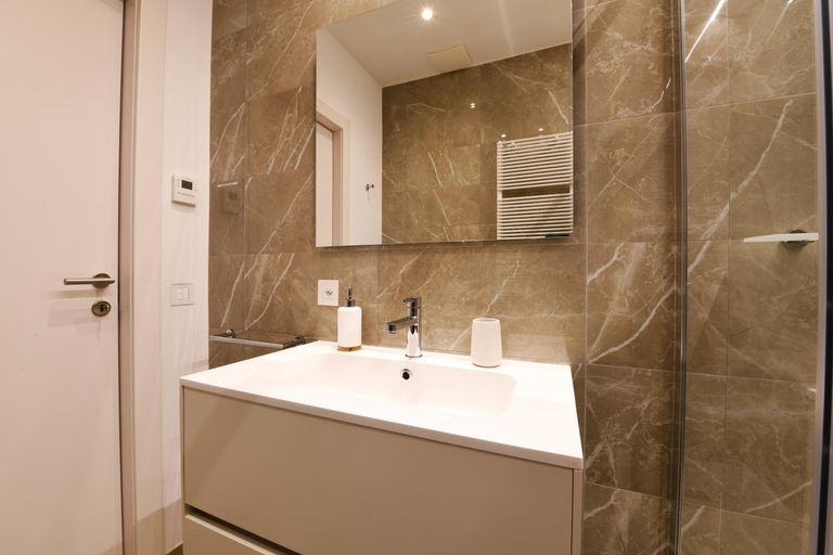 Others 2, Lake Modern Suites - Free Parking, Lugano