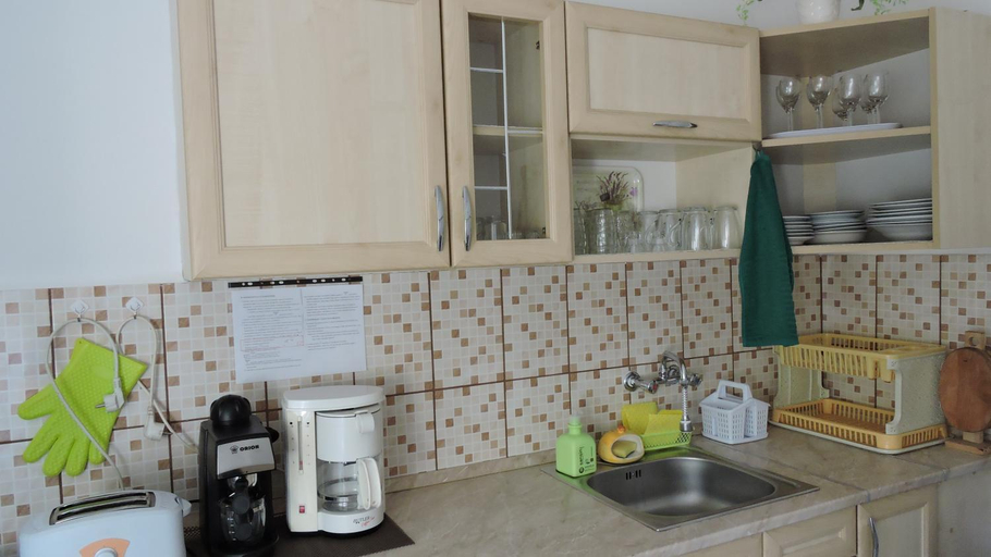 Others 4, Melinda Apartman, Kadarkút