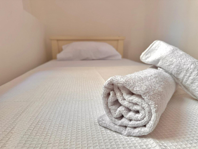 Others 4, Hotel Istanbul