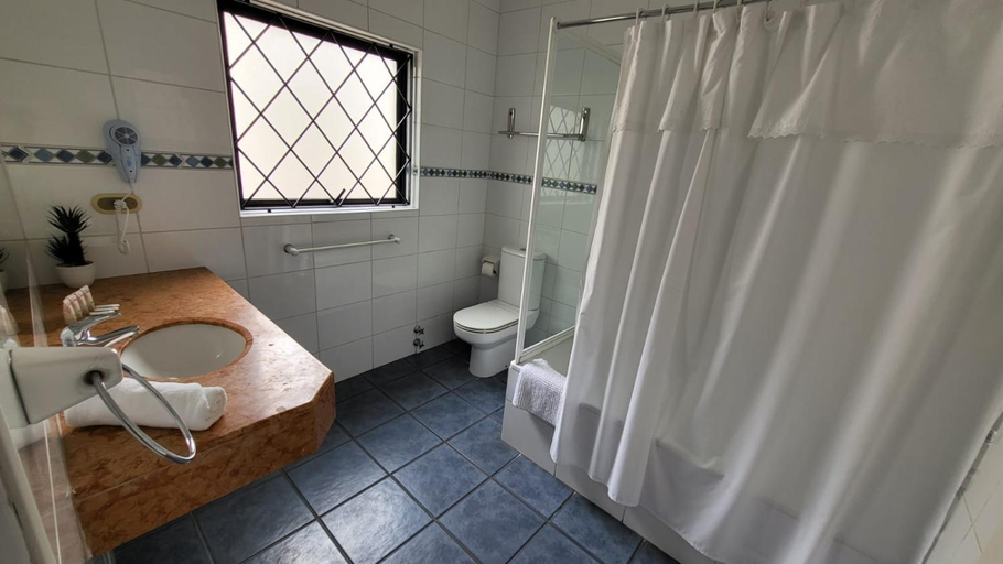 Bathroom 4, HOTEL BORDEPLAZA - ex Monterilla, Valparaíso