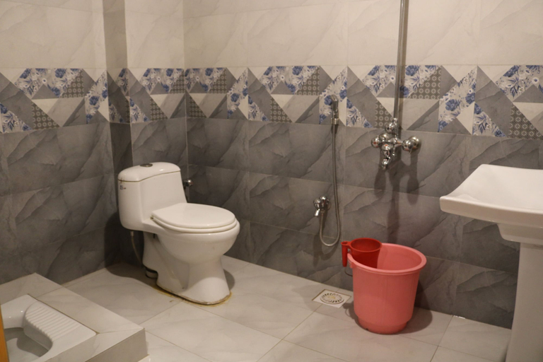 Bathroom 3, Green Palace Guest House Malam Jabba, Malakand