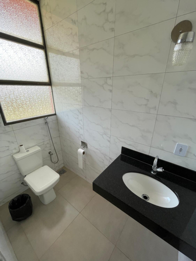 Bathroom 5, Motel Village, Teófilo Otoni