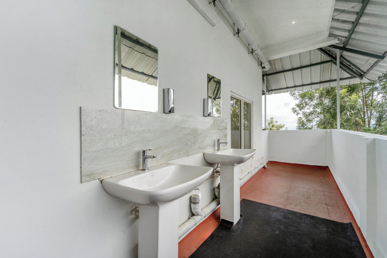 Bathroom, Treebo Windsong Resort Munnar, Idukki