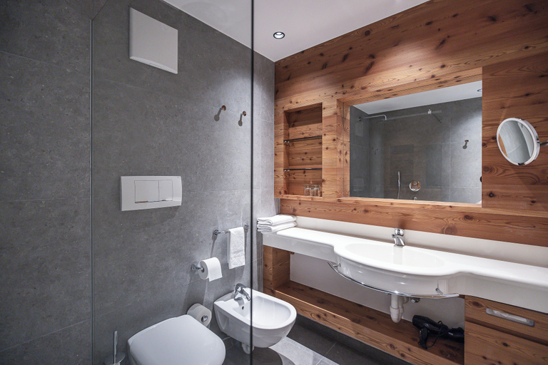 Bathroom 5, Hotel Lanerhof, Bolzano