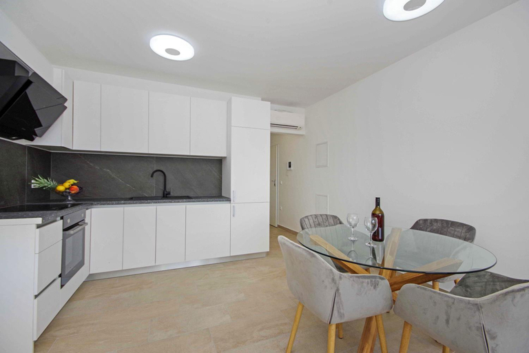 Others 3, Sunset Apartments, Makarska