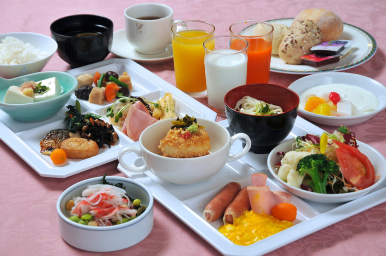 Food & Drinks 9