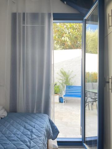Others 2, Marena 1, Crete