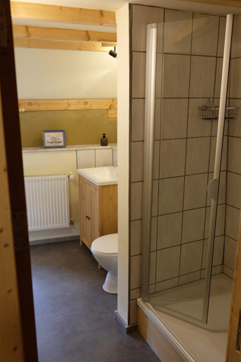 Bathroom 2, Haus An der Rur - 5 Apartments mitten in Monschau, Städteregion Aachen
