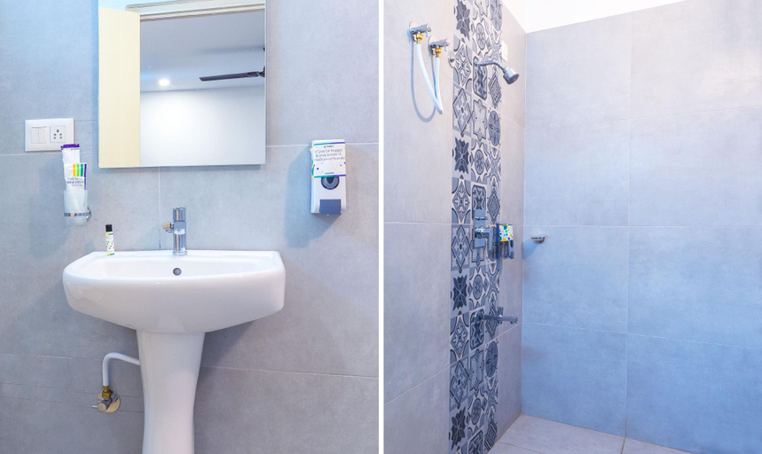 Bathroom 4, Treebo The Grand Skyla, Malleshwaram, Bangalore