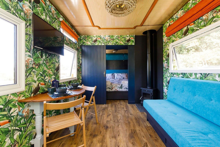 Others 5, The Showman s Carriage King Bed Close to Beach, West Sussex