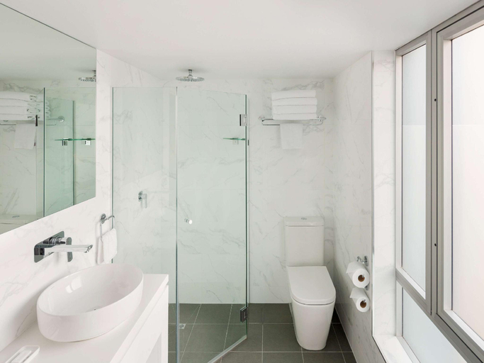 Bathroom 7