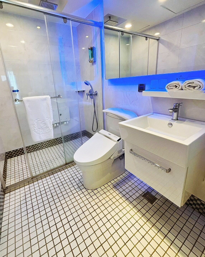 Bathroom 4, Hope City Minsheng Hotel, Taipei City