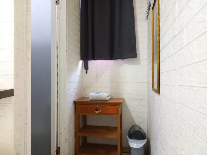 Bathroom 15