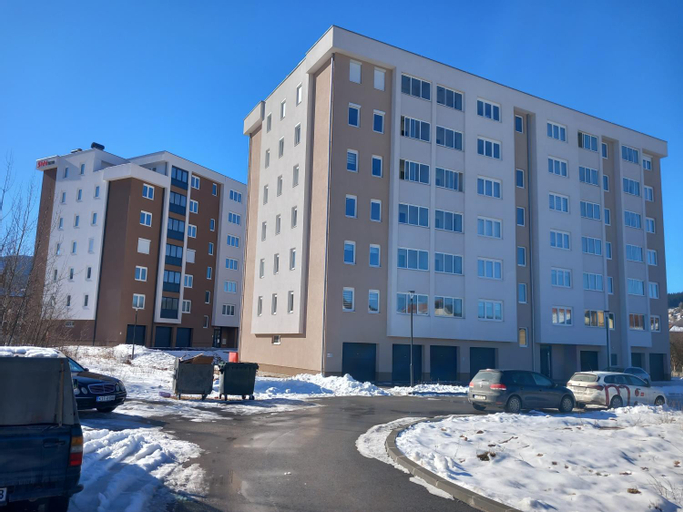 Exterior 8