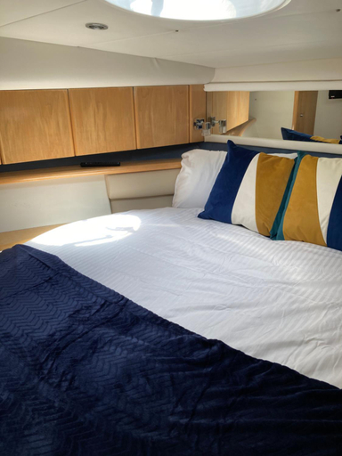 Others 5, Entire Boat at St Katherine Docks 2 Available select using room options, London