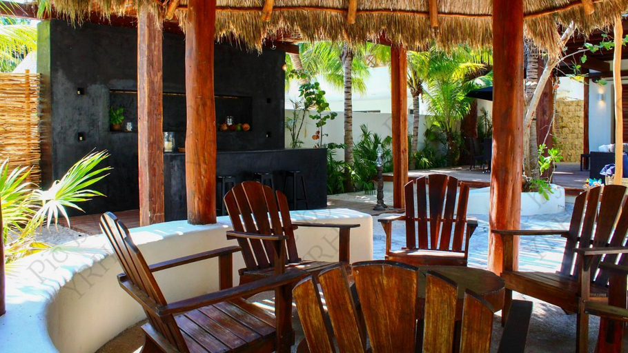 Food & Drinks 5, Delos Luxury Villa, Ixil