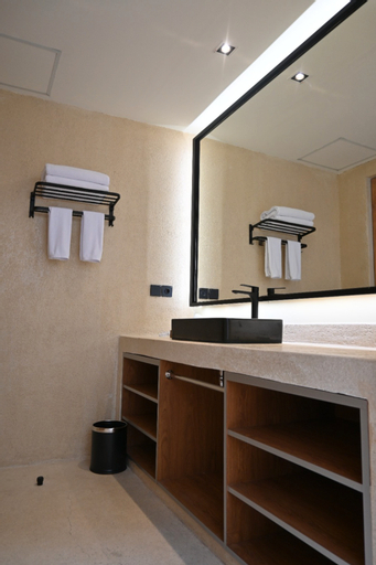 Bathroom 4