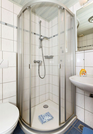 Bathroom 5, Holiday Home Weisse Robbe, Wittmund