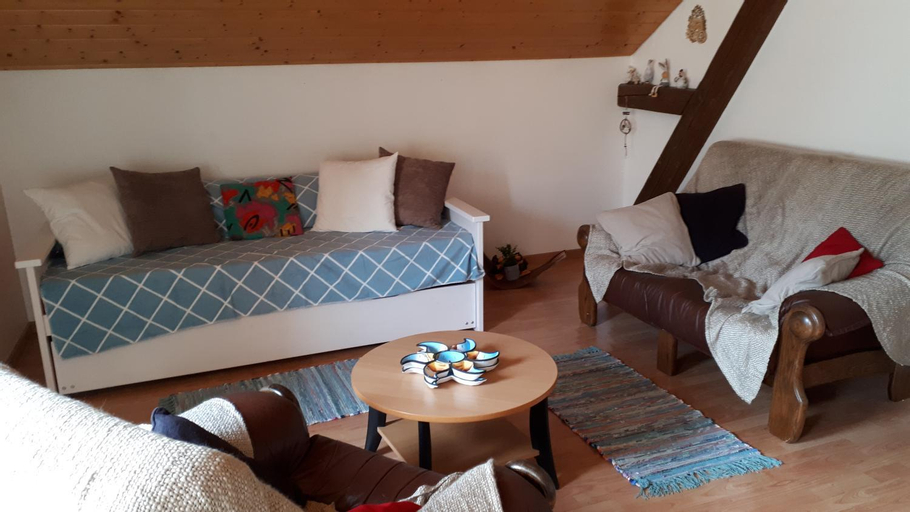 Bedroom 2, Halte au pied du Creux du Van, Val-de-Travers