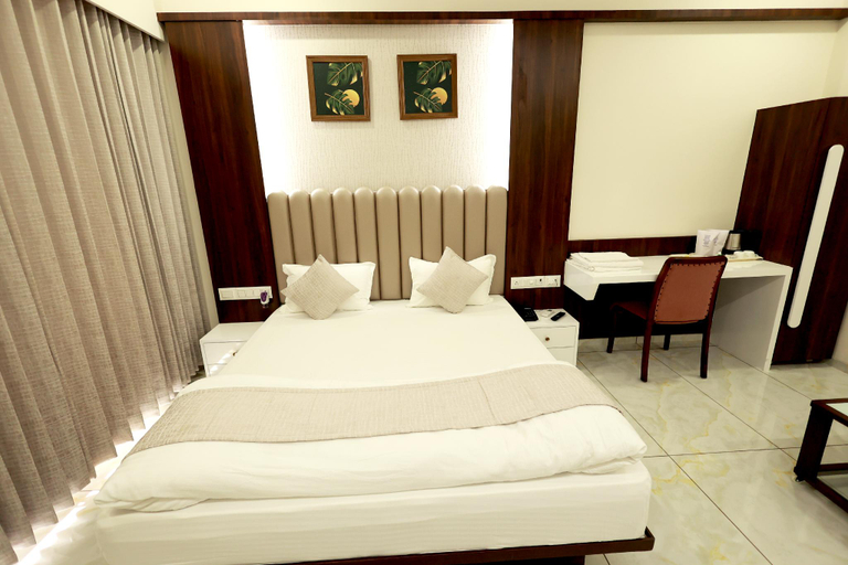 Bedroom 4, HOTEL GRAND HAVELI, Valsad
