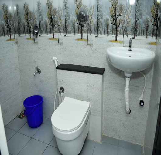Bathroom 5, Blue Beach Homestay, Puducherry