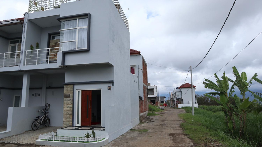 Exterior 2