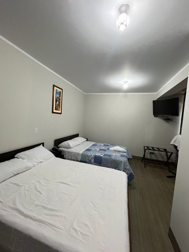 Bedroom 2, Los Kristales, Leoncio Prado