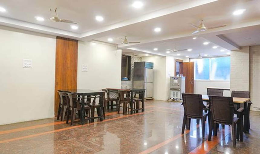 Food & Drinks 4, Fabhotel Silver Oak, Pune