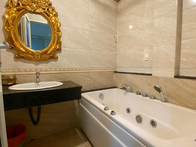 Bathroom 7