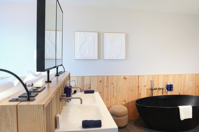 Bathroom 4, Les Vagues Hôtel & Spa, Gironde