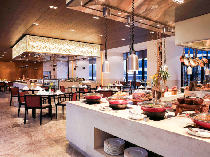 Food & Drinks 4, Novotel New Delhi Aerocity, West
