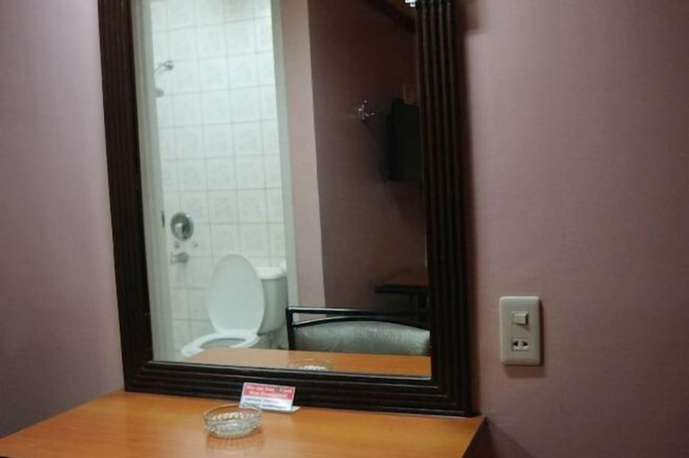 Bathroom 11