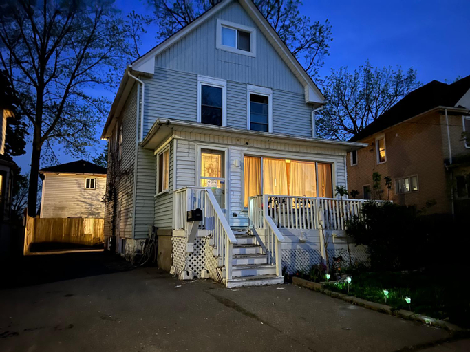 Cheerful residence, Niagara