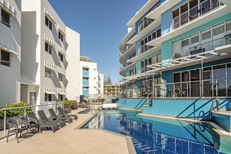 Sport & Beauty 3, Rolling Surf Resort, Caloundra - Caloundra S.