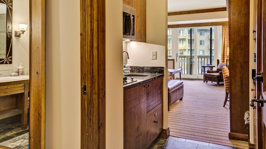 Others 5, 1125 Lodge At Spruce Peak Ski In Ski In Ski Out King Studio, Lamoille