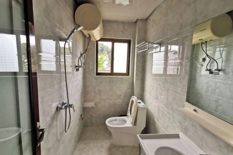 Bathroom 3, Jingxutang Hostel, Shangrao