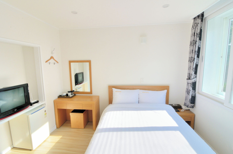 Bedroom 10