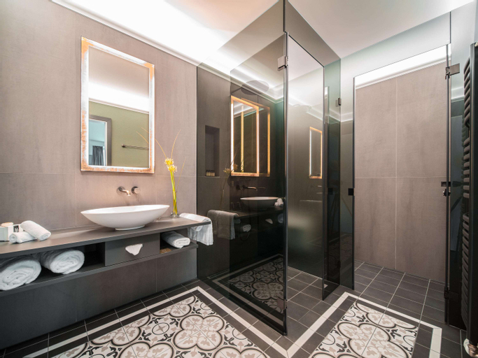 Bathroom 4