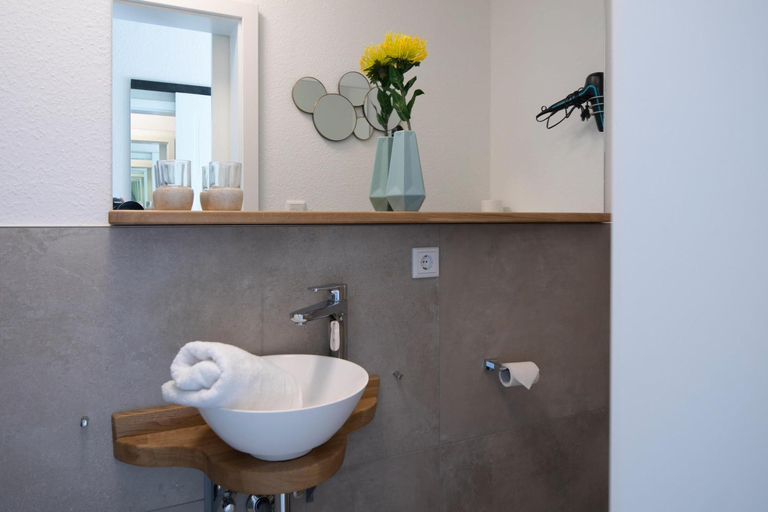 Bathroom 5, Plauderei Cafe und Hotel, Ammerland