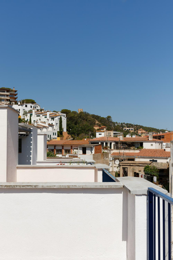 2, Lets Holidays Big terrace house with parking, Girona