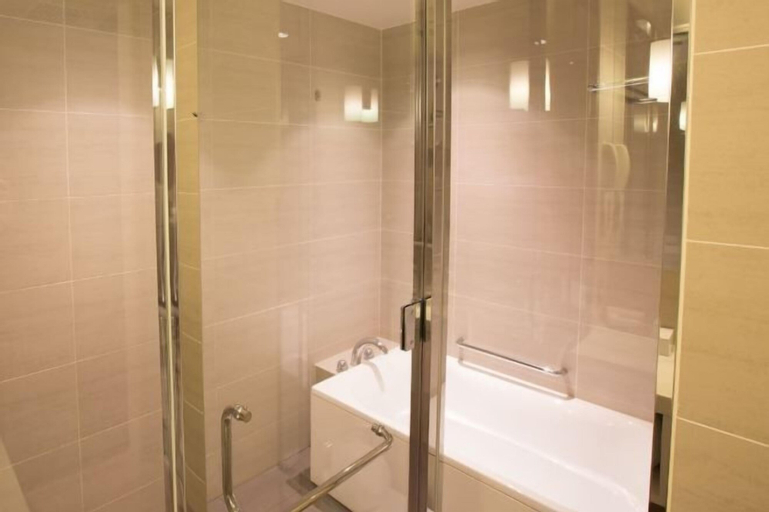 Bathroom 17