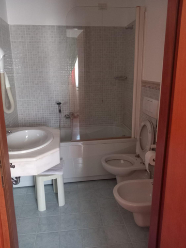 Bathroom 3, Alma Hotel San Giorgio, Matera