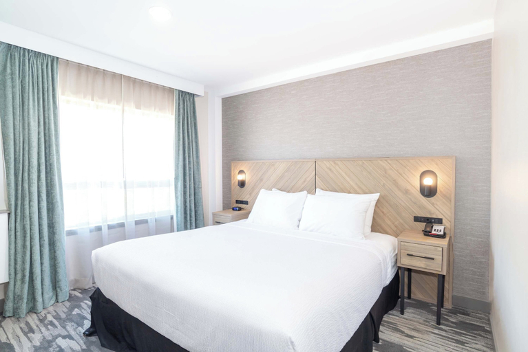 Bedroom 3, Sandman Hotel & Suites Regina, Division No. 6