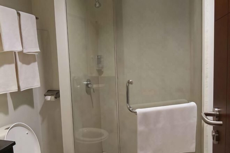 Bathroom 17