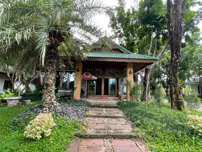 Public Area 3, Green Tree Resort, K. Doi Lo