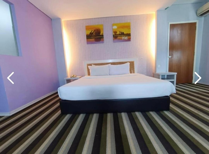 Bedroom 2, FIRST RESIDENCE HOTEL, Kemaman