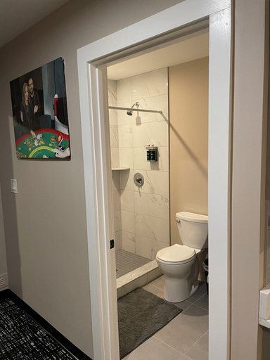 Bathroom 3, Broadway & Main Hotel, Middlesex